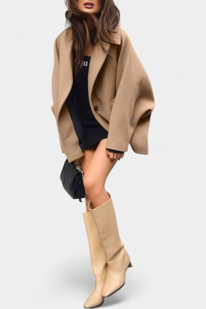 Ambreline Wool Coat with Notched Collar and Mid-Length Batwing Sleeves